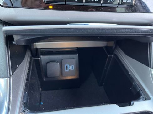 Used 2023 Ford Explorer XLT w/ Equipment Group 202A image 31