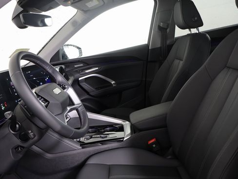 Used 2025 Audi Q5 Premium Plus w/ Premium Plus image 19