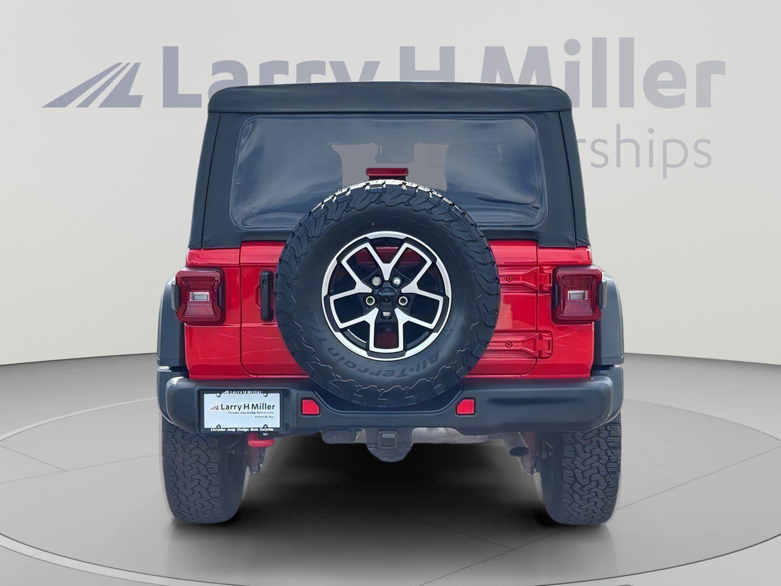 Used 2025 Jeep Wrangler Unlimited Rubicon w/ Steel Bumper Group AWD/4WD image 5