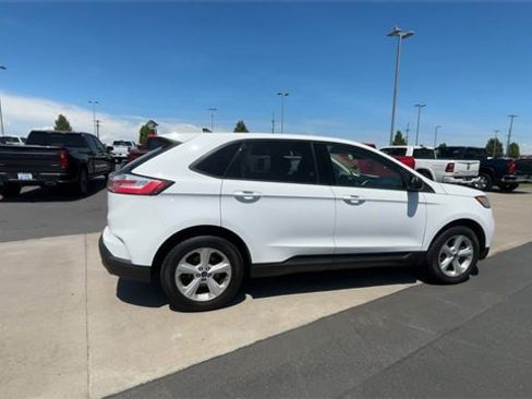 Used 2020 Ford Edge SE image 9