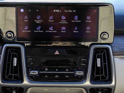 Certified 2023 Kia Sorento S w/ Panoramic Sunroof Package image 12