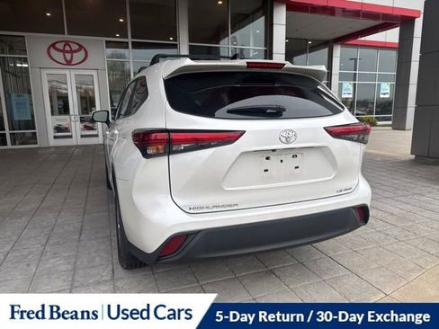 Used 2023 Toyota Highlander LE image 14