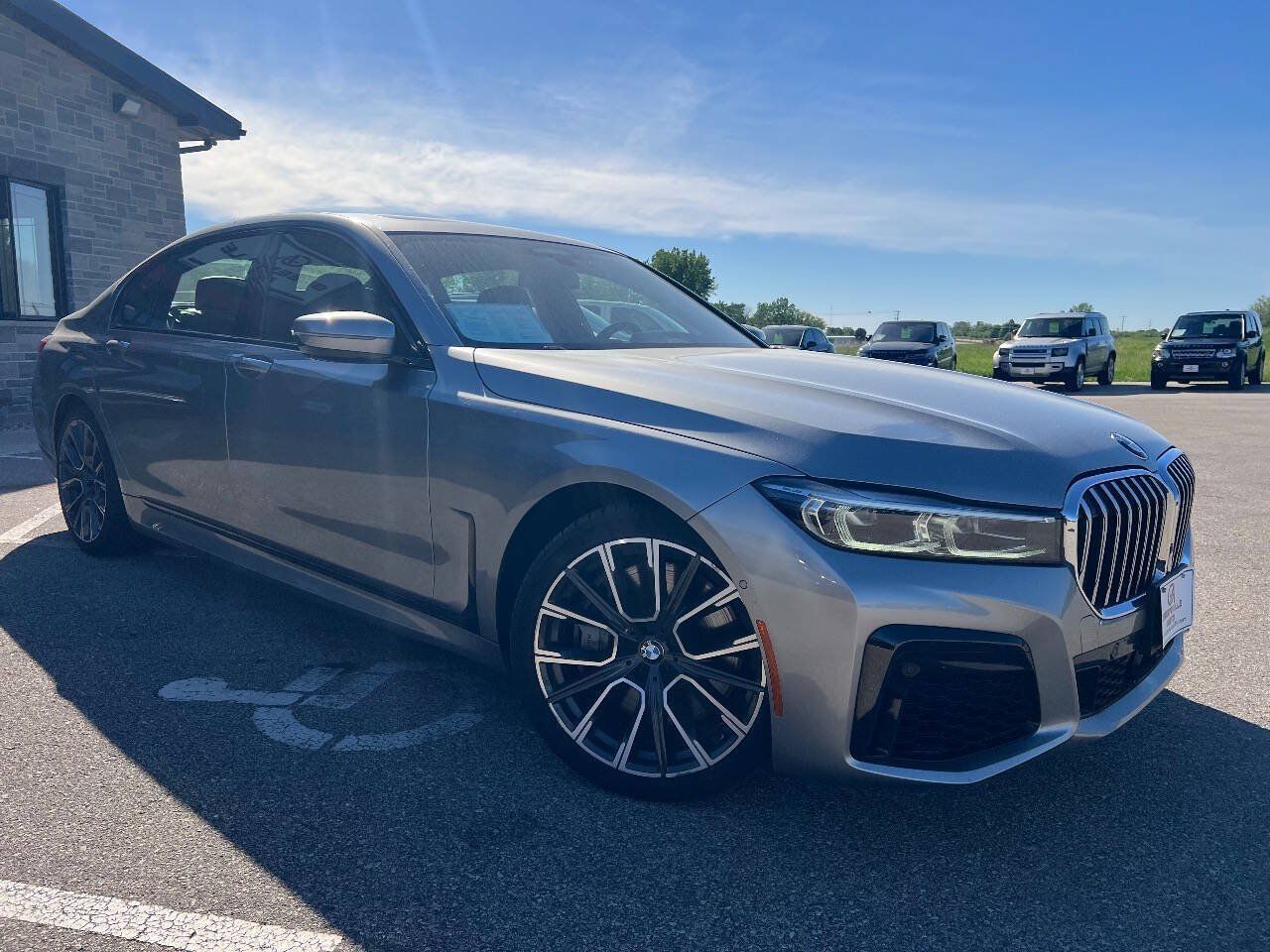 Used 2020 BMW 750i xDrive w/ Executive Package AWD/4WD image 3