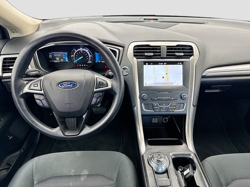 Used 2019 Ford Fusion SE FWD image 14