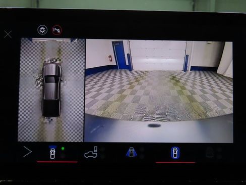 Used 2025 GMC Canyon AT4 w/ Technology Plus Package image 14