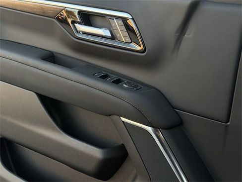 New 2026 Chevrolet Suburban High Country image 24