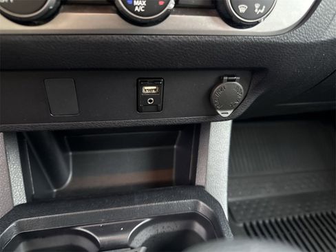 Used 2019 Toyota Tacoma SR image 24