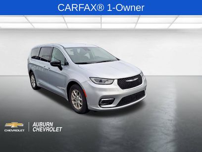 Used 2024 Chrysler Pacifica Touring-L