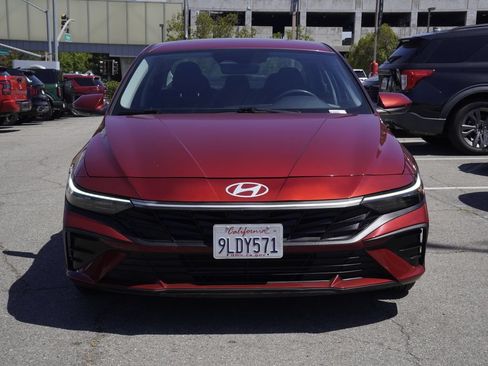 Used 2024 Hyundai Elantra SEL FWD image 6
