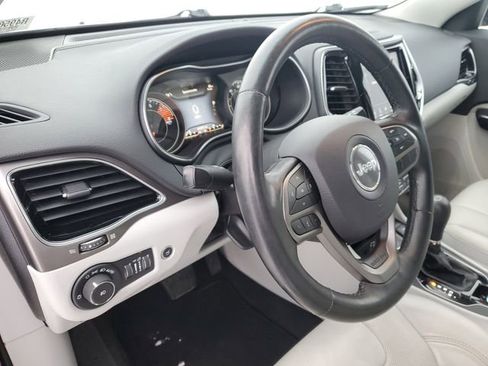 Certified 2019 Jeep Cherokee Limited w/ Luxury Group image 14