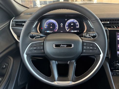 New 2025 Jeep Grand Cherokee L Altitude image 22