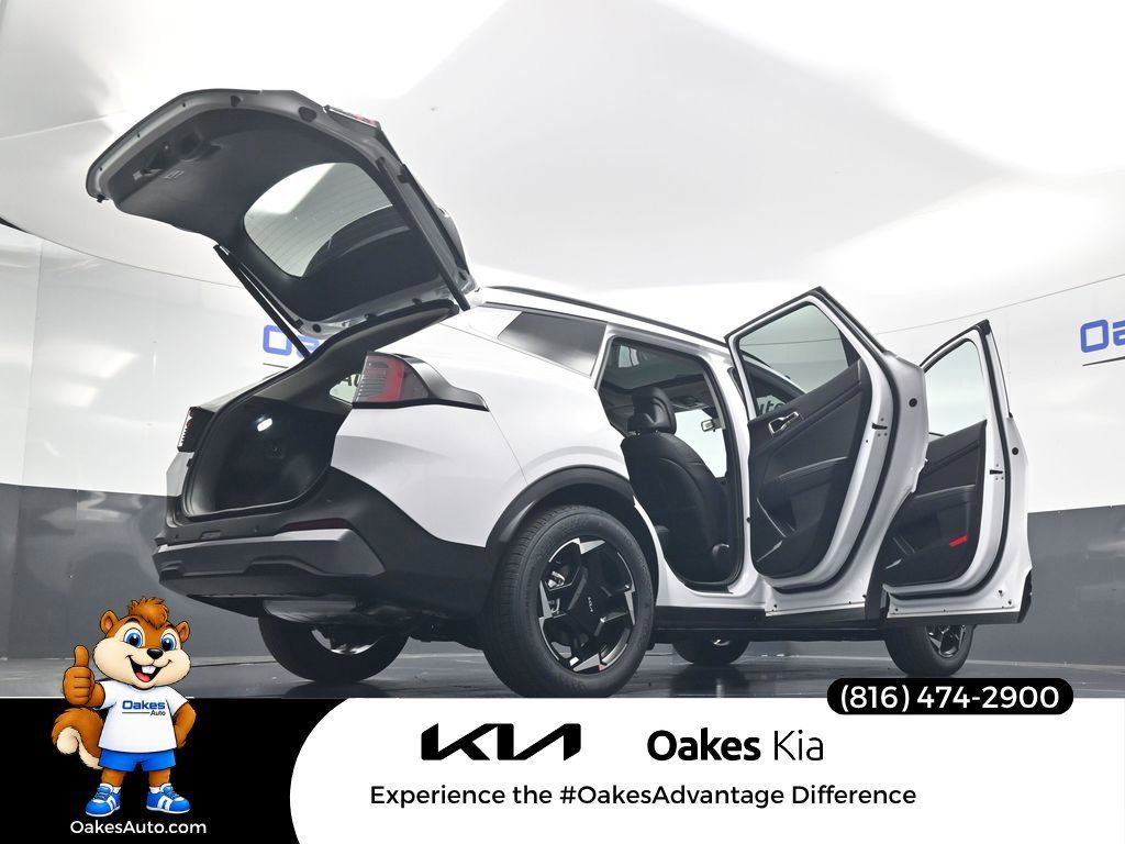 Certified 2026 Kia Sportage EX w/ EX Panorama Roof Package FWD image 60