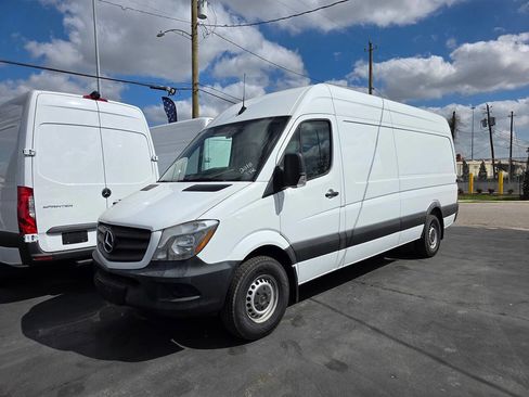 Used 2018 Mercedes-Benz Sprinter 2500 image 28