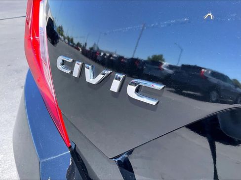 Used 2018 Honda Civic EX-L image 9