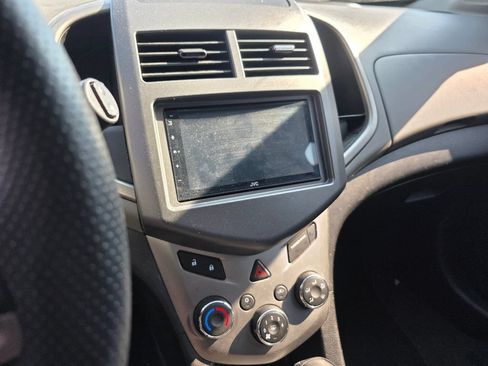 Used 2016 Chevrolet Sonic LT FWD image 10