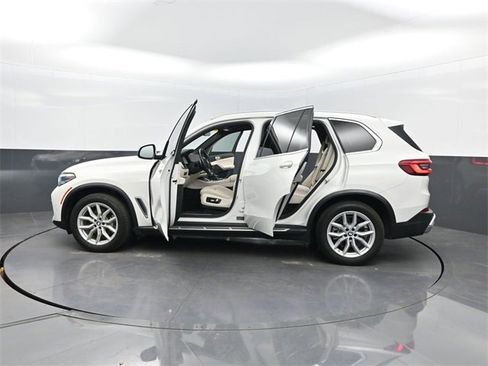 Used 2019 BMW X5 xDrive40i w/ Luxury Seating Package image 41