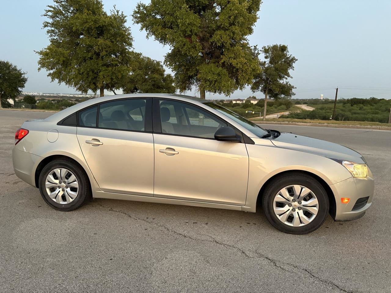 Used 2013 Chevrolet Cruze LS FWD image 26