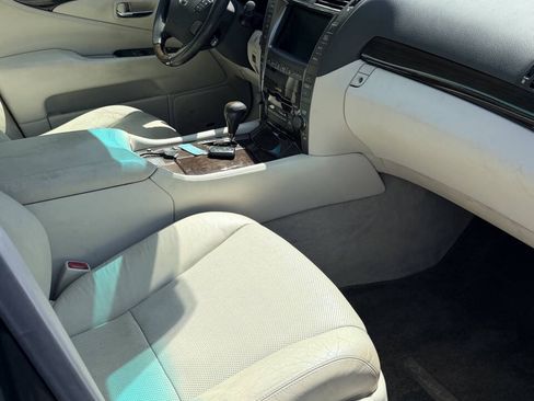 Used 2008 Lexus LS 460 RWD image 2