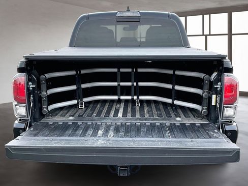 Used 2022 Toyota Tacoma Limited image 7