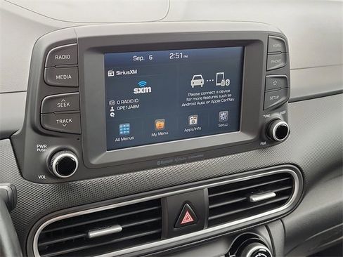 Used 2018 Hyundai Kona Limited image 17