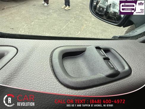 Used 2023 Ford Transit 350 XLT image 34