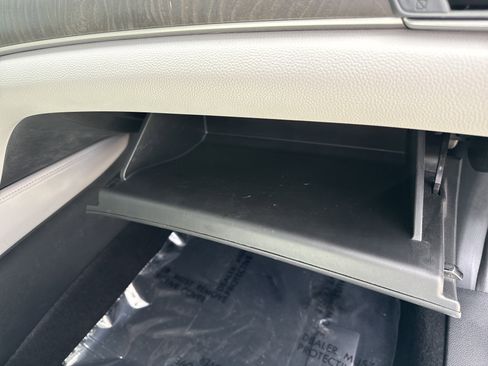 Used 2018 Honda Accord EX-L image 32