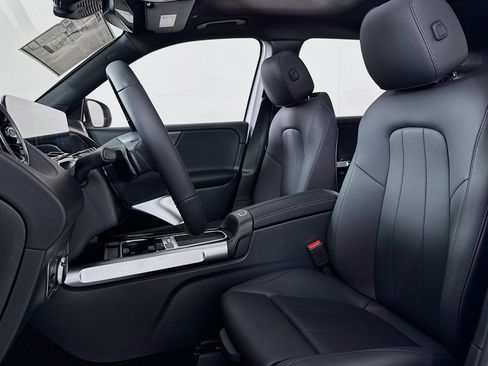 New 2026 Mercedes-Benz GLB 250 image 16