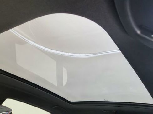 Used 2024 BMW 740i xDrive w/ Premium Package image 62