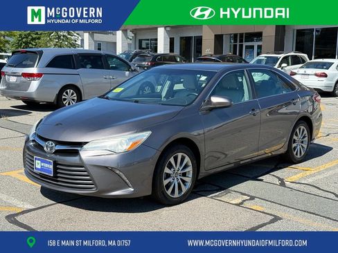 Used 2015 Toyota Camry XLE w/ Convenience Package FWD image 1
