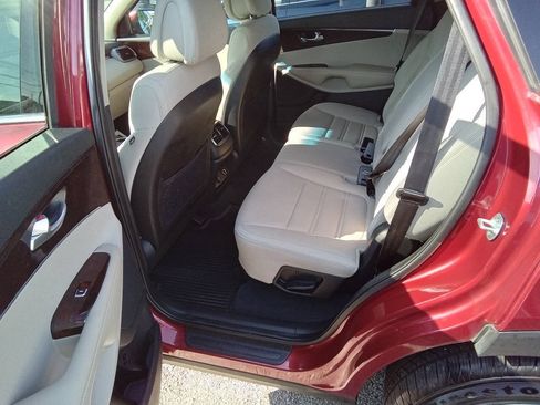 Used 2016 Kia Sorento FWD w/ LX Convenience Package image 13