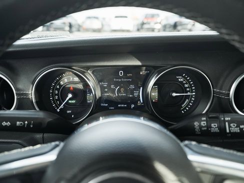 Used 2023 Jeep Wrangler Unlimited Sahara image 42