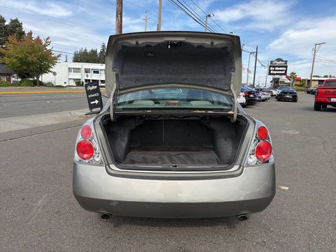 Used 2005 Nissan Altima 3.5 SE image 6