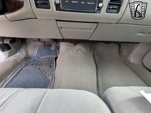 Used 1994 Cadillac Fleetwood Brougham image 23