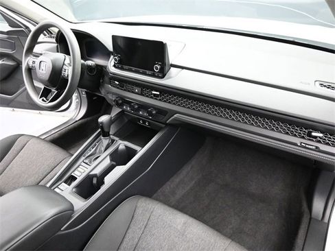Used 2023 Honda Accord EX image 39