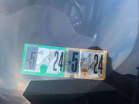 Used 2016 Land Rover Discovery Sport HSE image 37