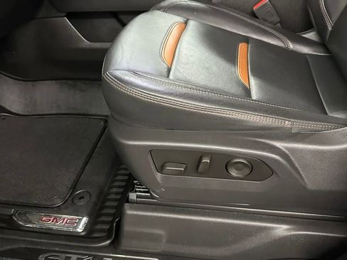 Used 2024 GMC Sierra 1500 AT4 w/ Technology Package image 16