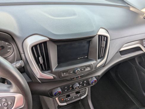 Used 2023 GMC Terrain SLE w/ Driver Convenience Package image 26