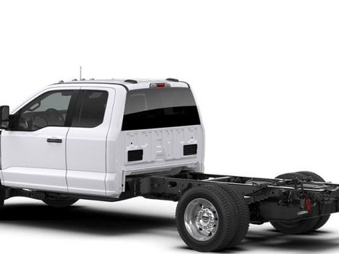 New 2026 Ford F550 4x4 Supercab Super Duty w/ XLT Value Package image 2