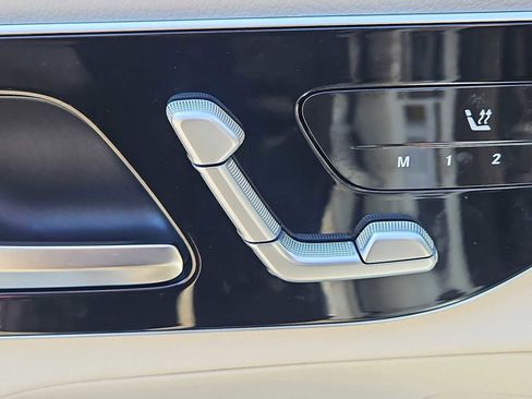 Used 2025 Mercedes-Benz GLC 300 4MATIC image 15