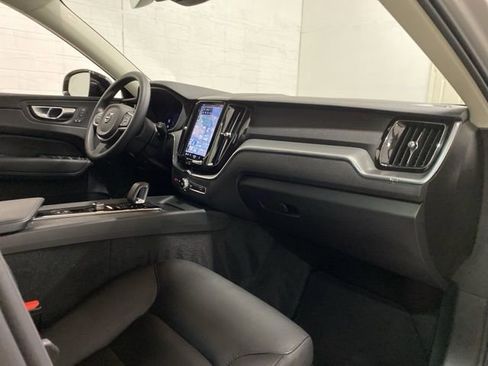 Used 2025 Volvo XC60 B5 Core image 23