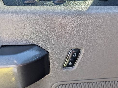 Used 2019 Ford F150 XLT w/ Equipment Group 302A Luxury AWD/4WD image 22