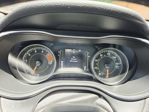 Used 2020 Jeep Cherokee Latitude Plus AWD/4WD image 21
