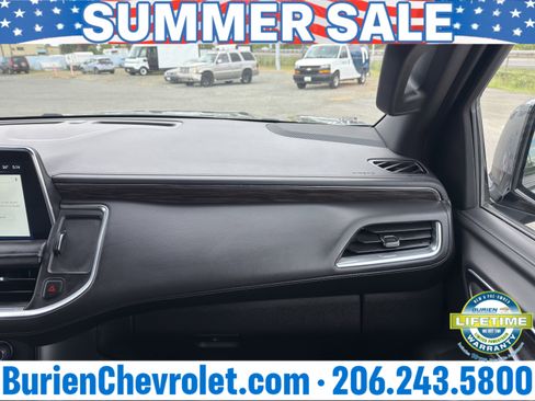Used 2022 Chevrolet Suburban Z71 w/ Luxury Package AWD/4WD image 24