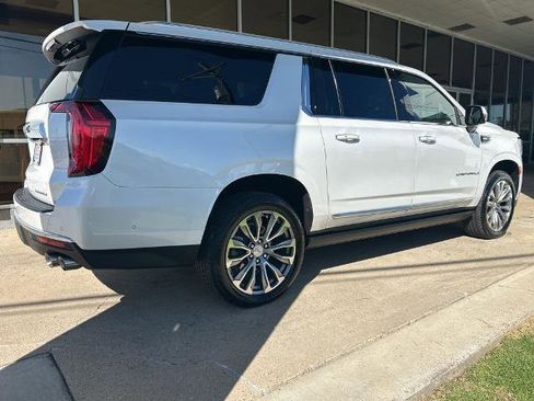 Used 2024 GMC Yukon XL Denali w/ Advanced Technology Package AWD/4WD image 7