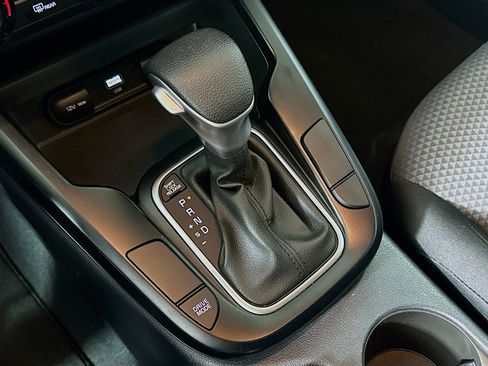 Used 2025 Kia Soul LX w/ LX Technology Package image 24