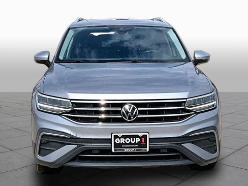 Used 2022 Volkswagen Tiguan SE FWD image 4