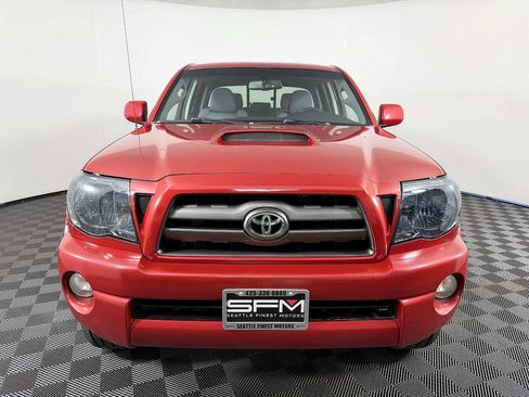 Used 2010 Toyota Tacoma w/ TRD Sport Package AWD/4WD image 4