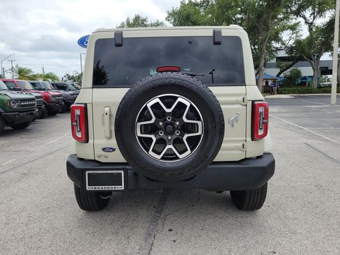Certified 2025 Ford Bronco Outer Banks AWD/4WD image 8