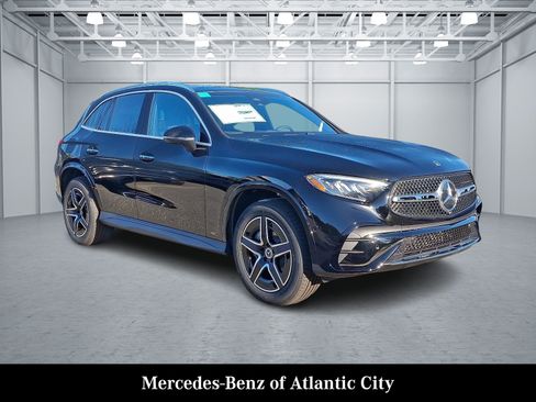 Used 2026 Mercedes-Benz GLC 300 4MATIC image 1
