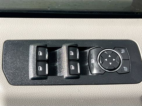Used 2018 Ford F150 XLT AWD/4WD image 15